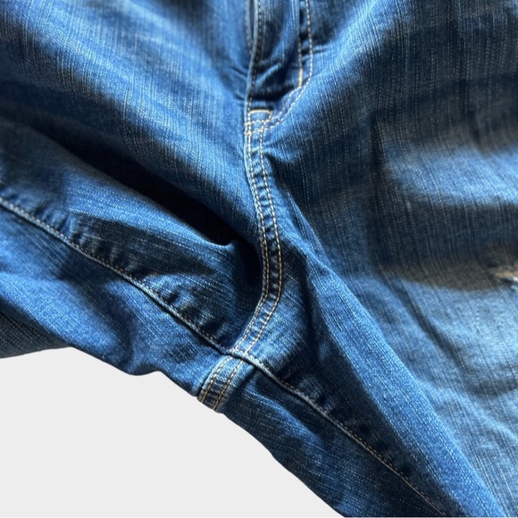 TORRID Boyfriend Bermuda Vintage Stretch - Medium Wash - Picture 9 of 11